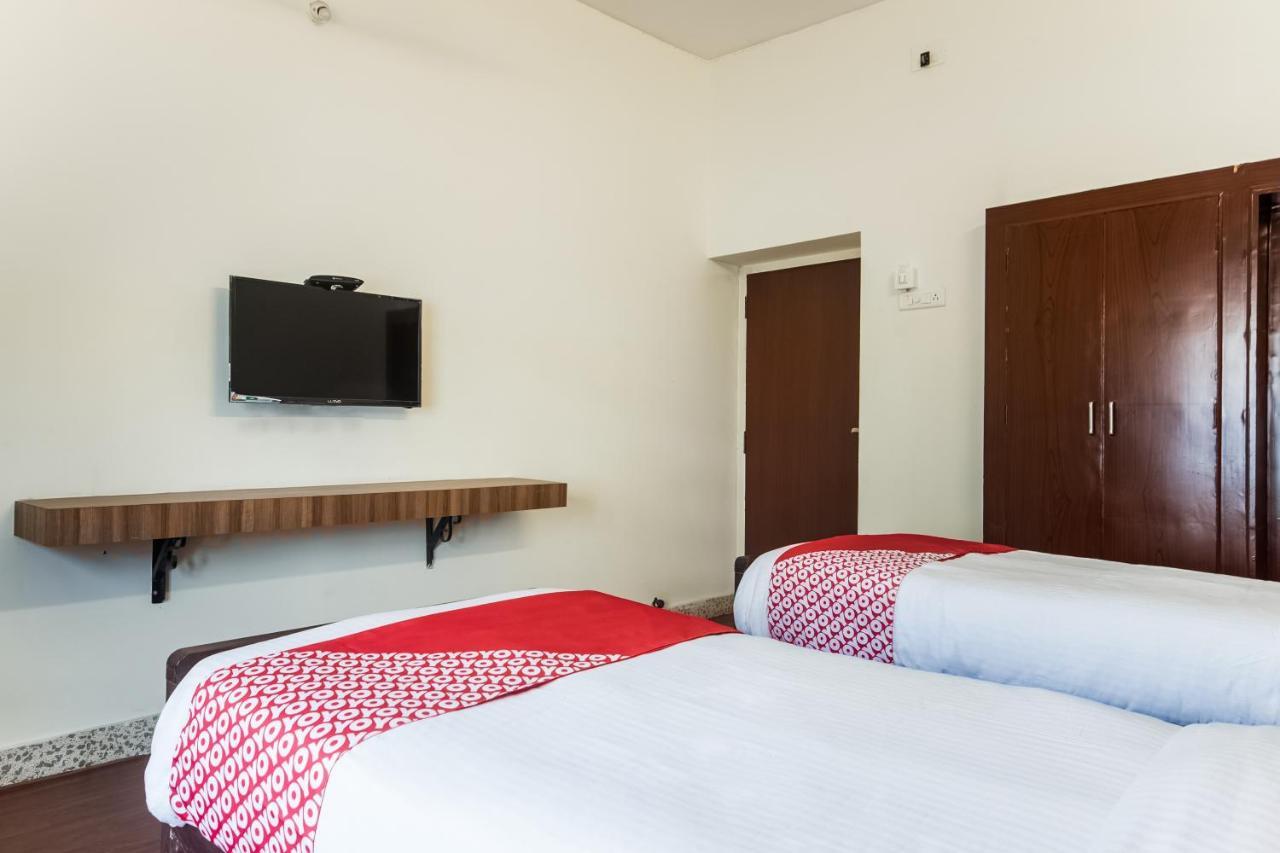 Oyo 76129 Rk Inn Guntūr Zewnętrze zdjęcie