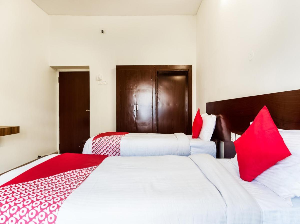 Oyo 76129 Rk Inn Guntūr Zewnętrze zdjęcie