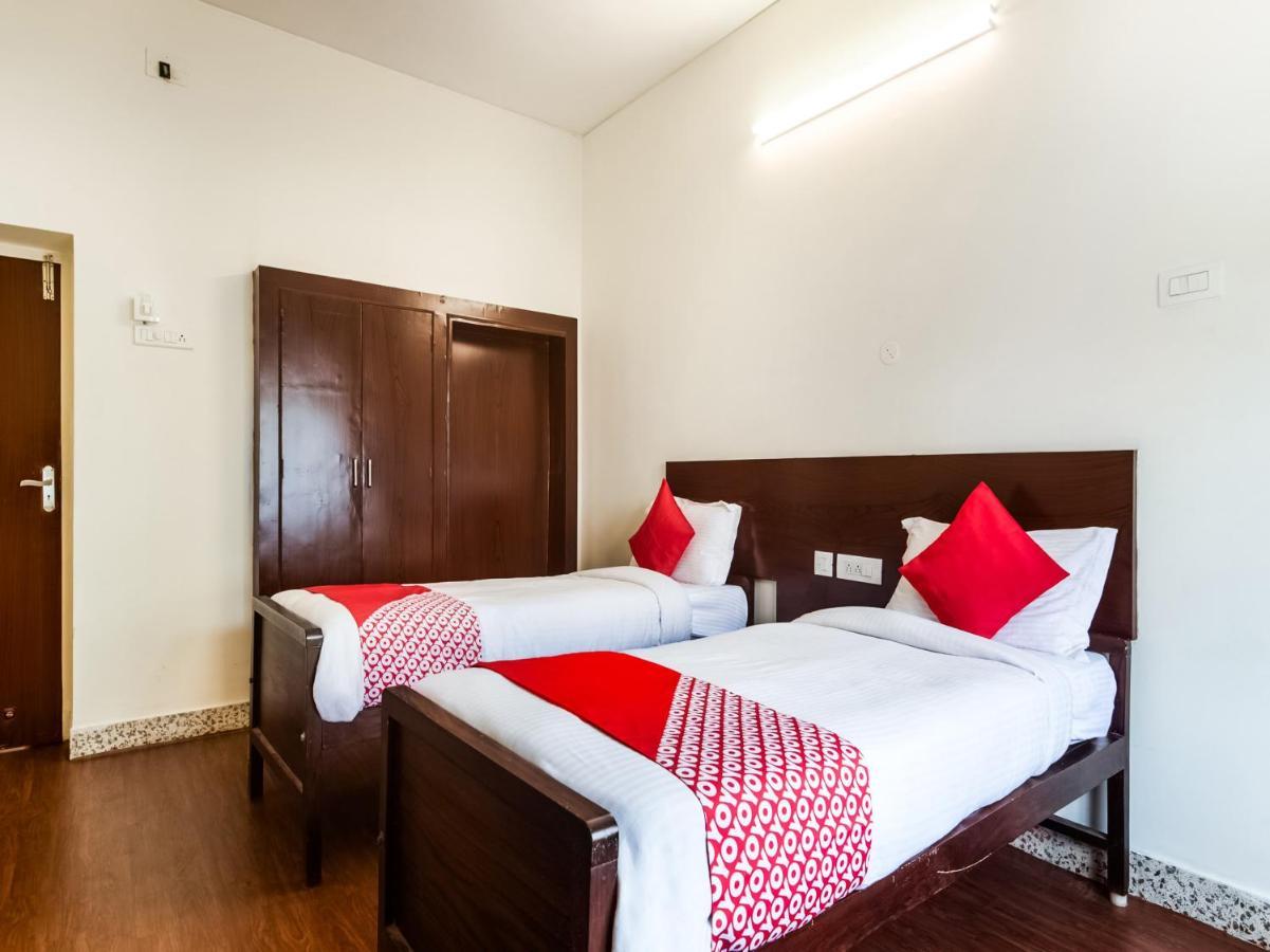 Oyo 76129 Rk Inn Guntūr Zewnętrze zdjęcie